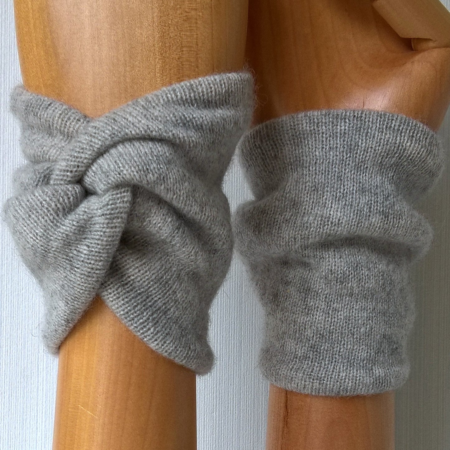 Light grey marl knot design cashmere wrist warmers 