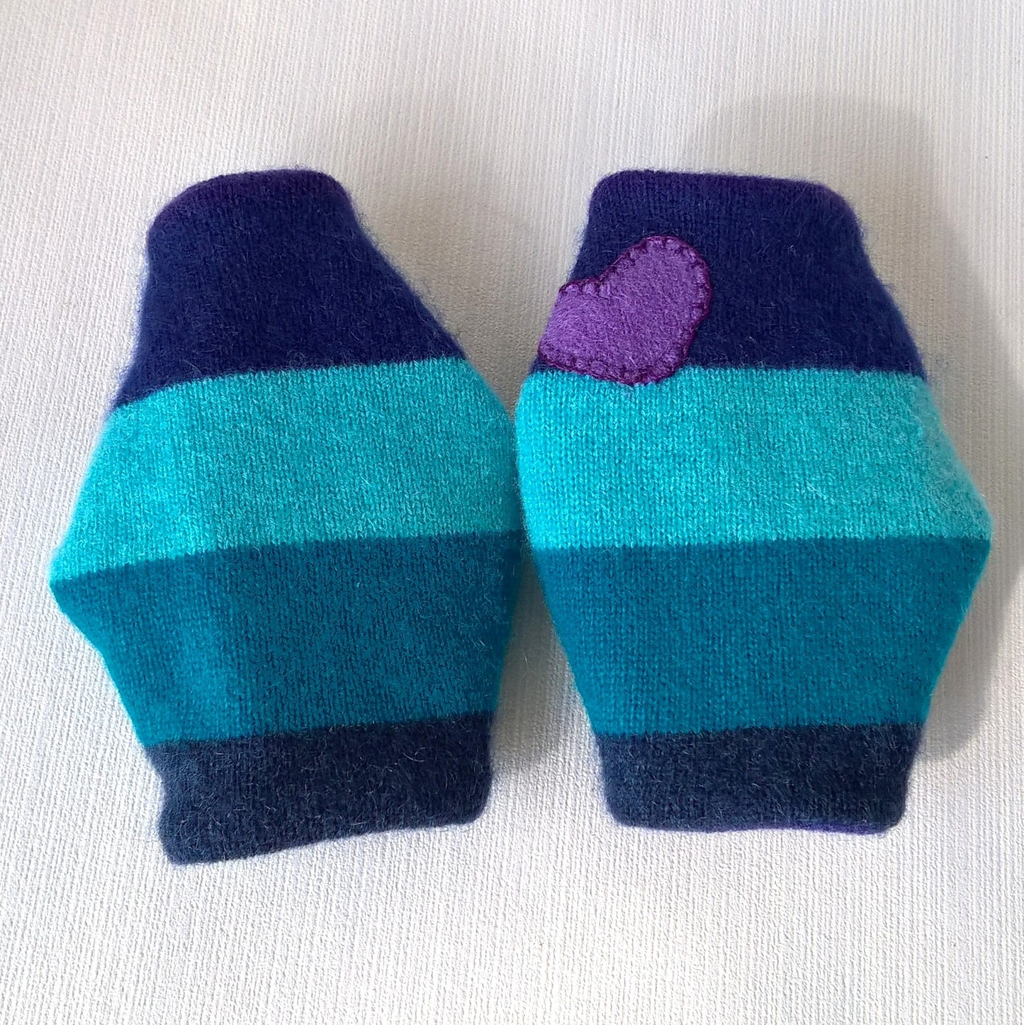 pure cashmere wrist warmers with applique heart