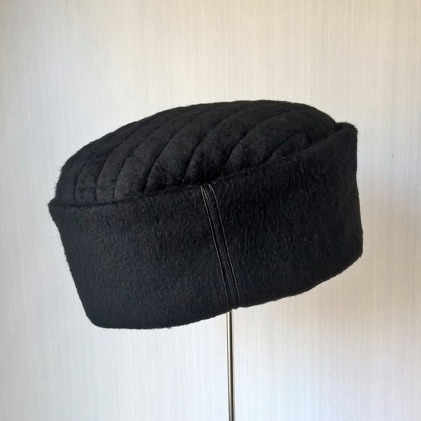 Black cashmere brimless hat