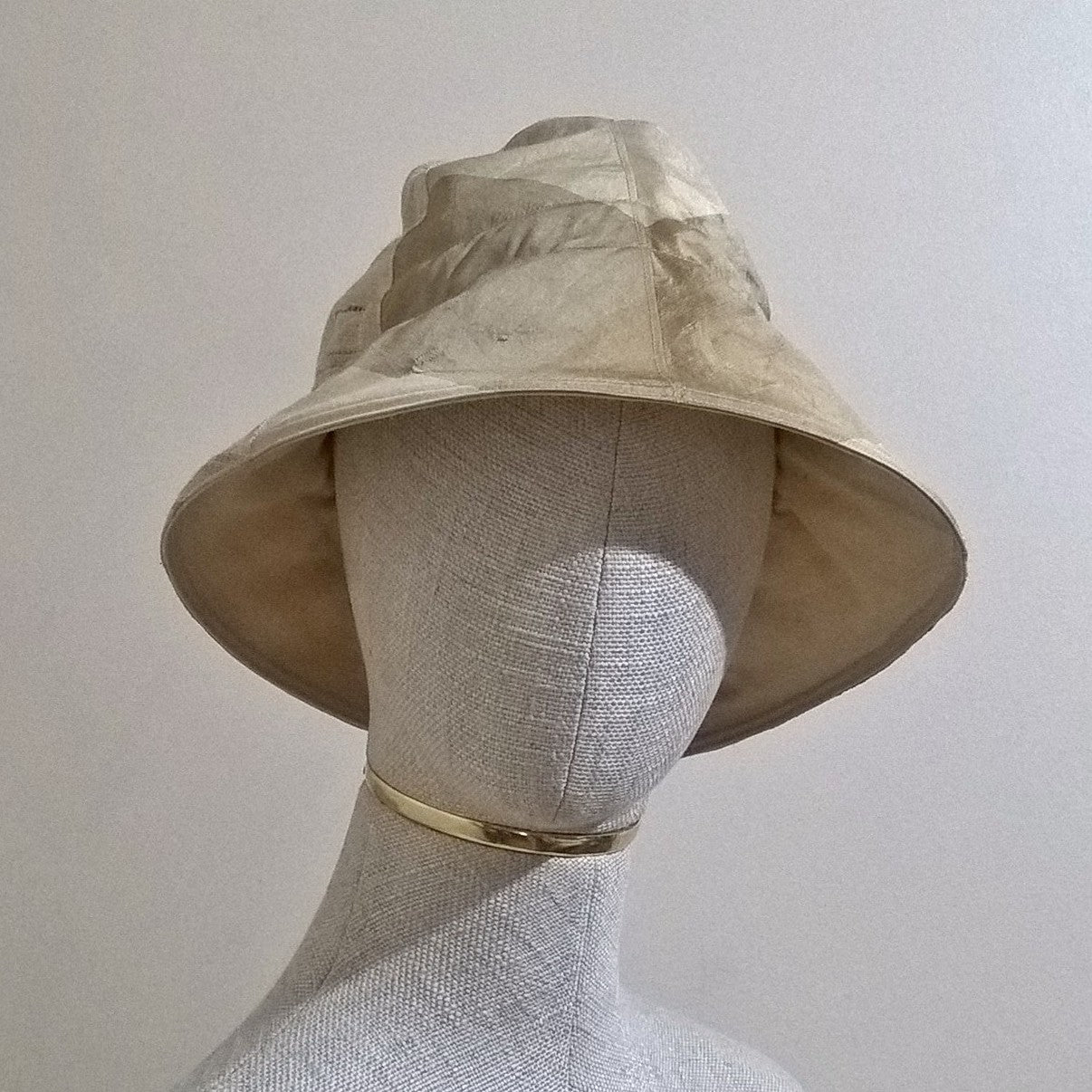 Silk bucket hat in taupe, gold and browns