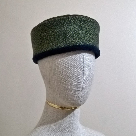 Brimless pillbox style hat handmade in green wool and navy blue fleece