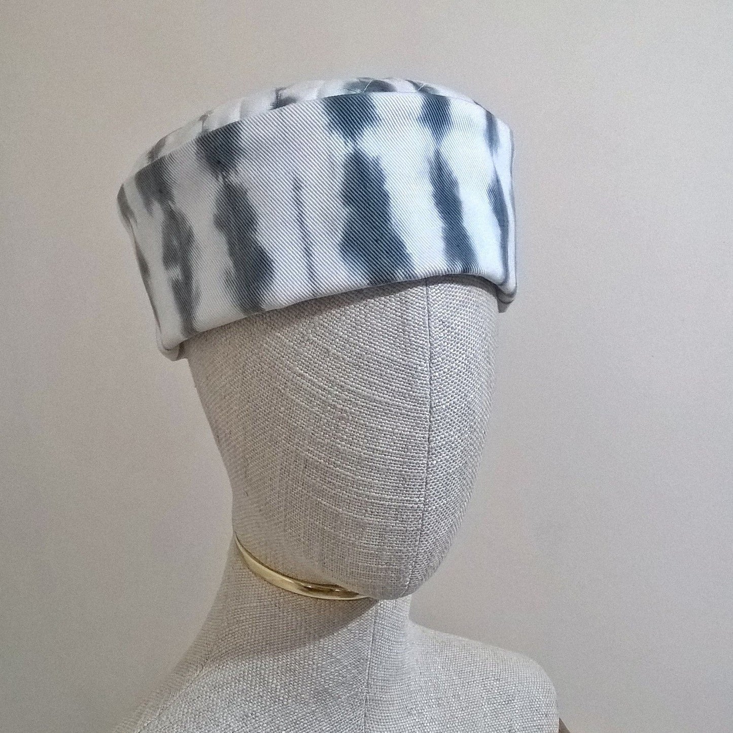 White cotton twill hat Shibori tie dyed with black